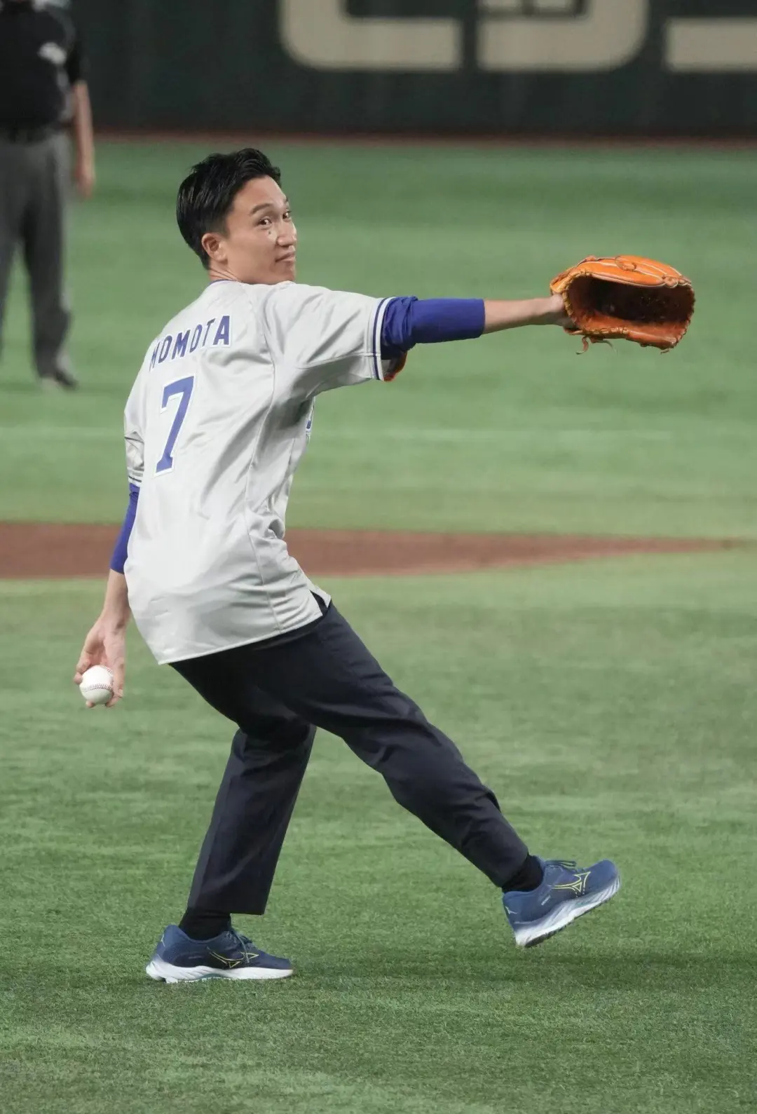 泰国队力克日本队,桃田贤斗统治全场 泰国队力克日本队,桃田贤斗统治全场