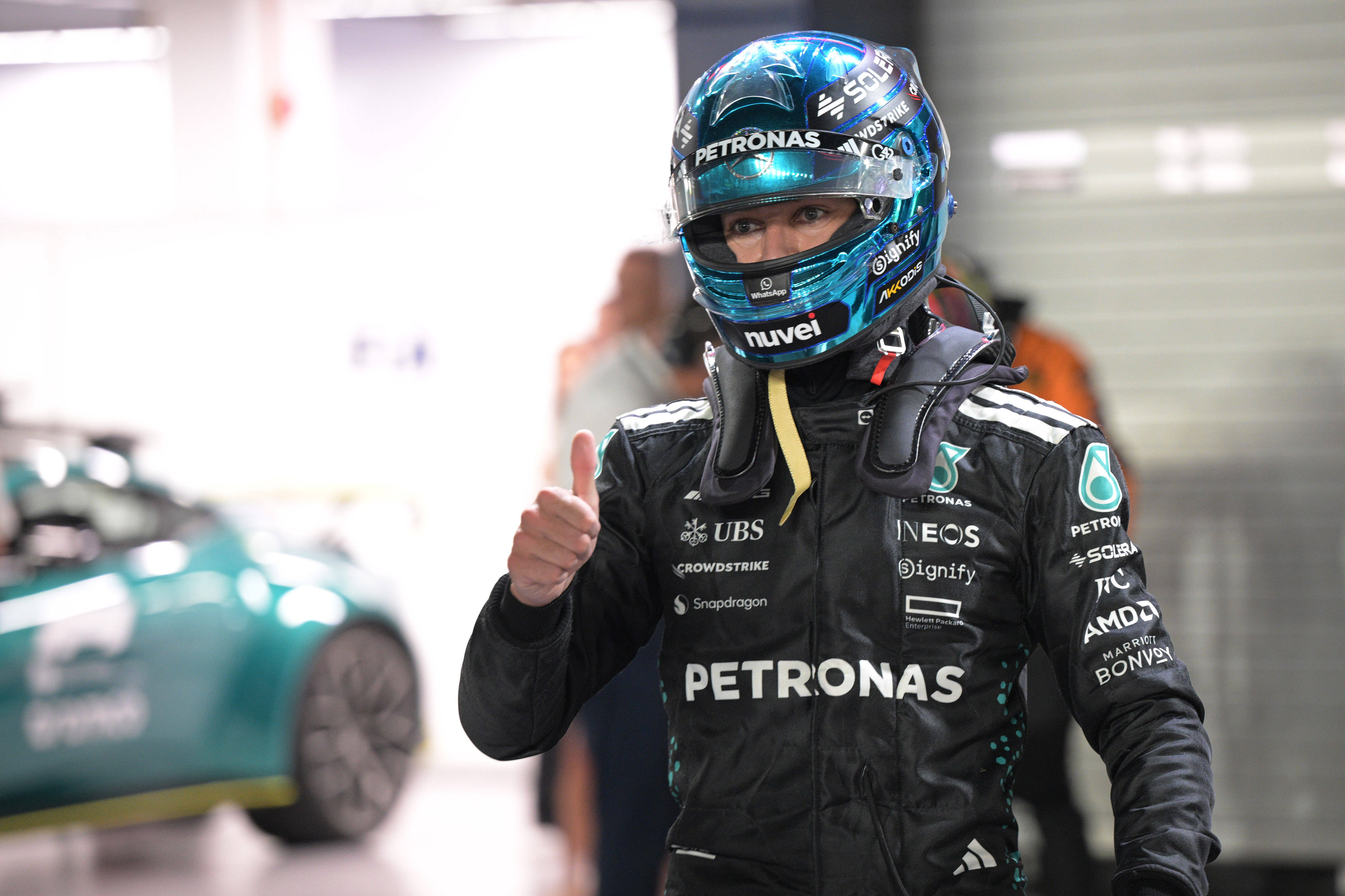 索伯车队绝杀梅赛德斯，拉塞尔点燃赛场