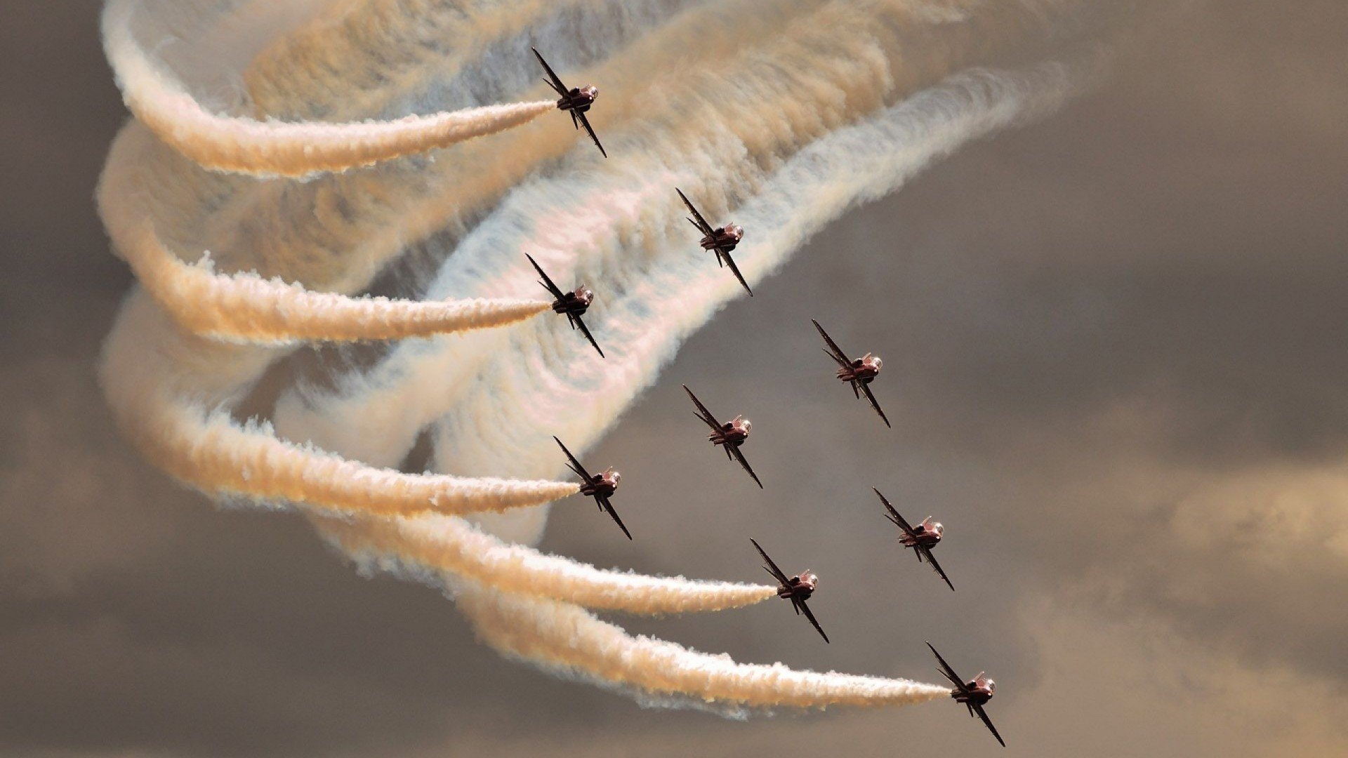 篮球场上的德甲争冠战,小贾伦连续得分拉开差距