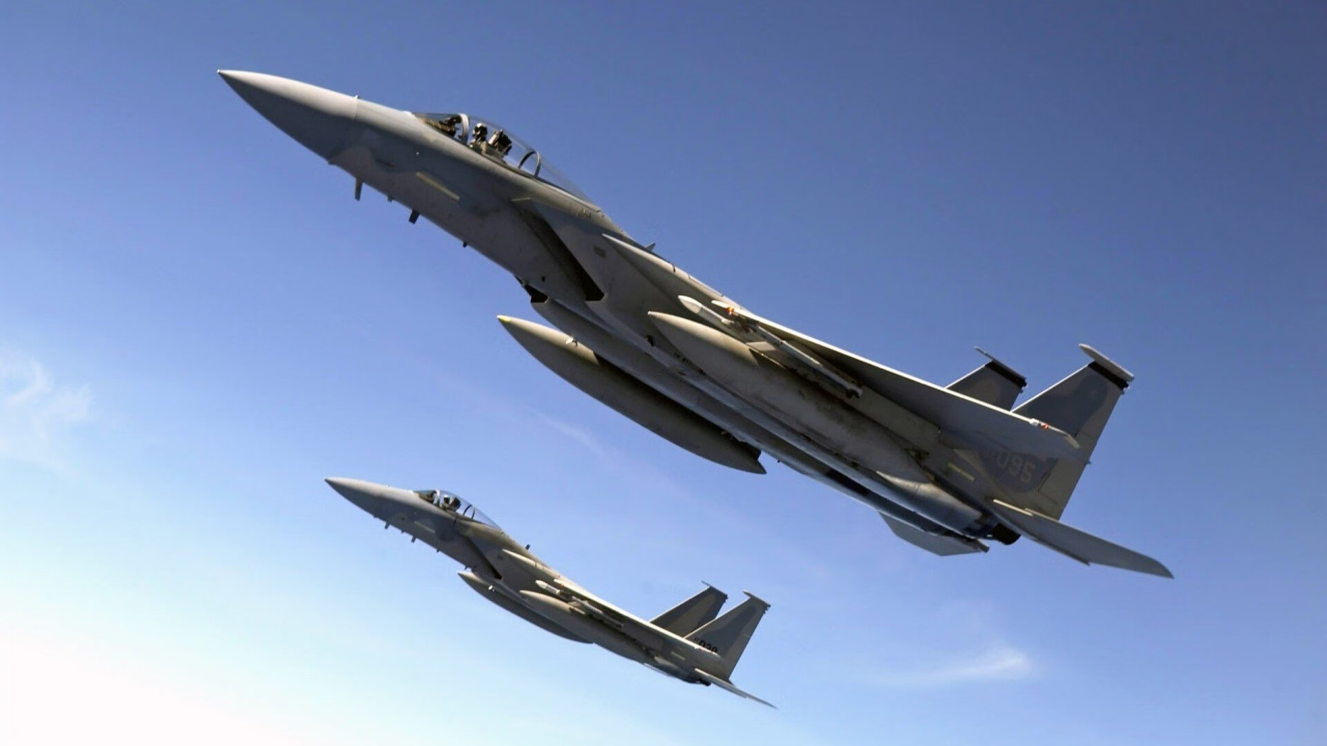 跨界争锋,拉文F1赛道接管年度争冠,独行侠与国王篮球鏖战幕后风暴