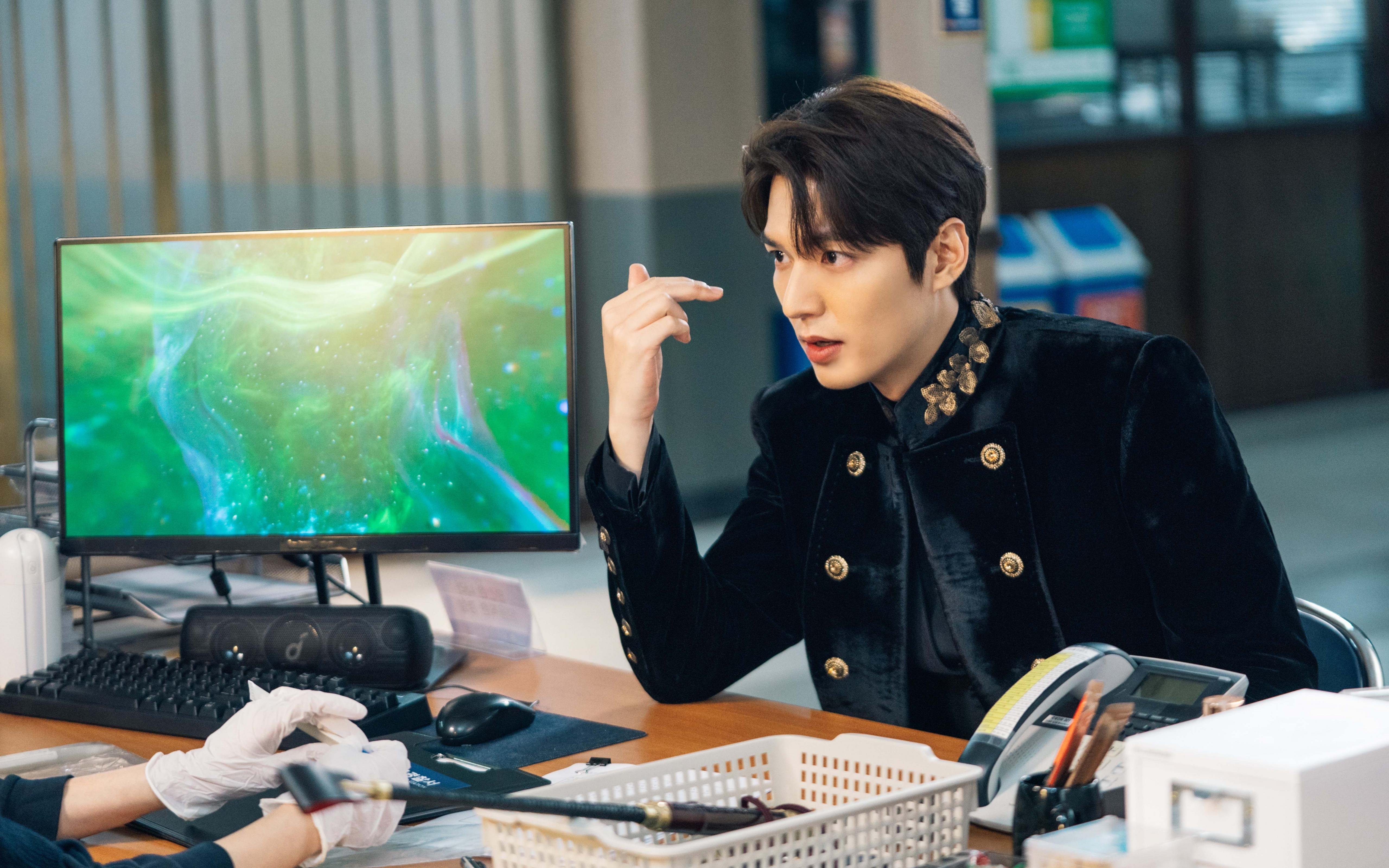 当字母哥用超神统治埋下败因,湖人如何用他的完美表现击溃雄鹿?